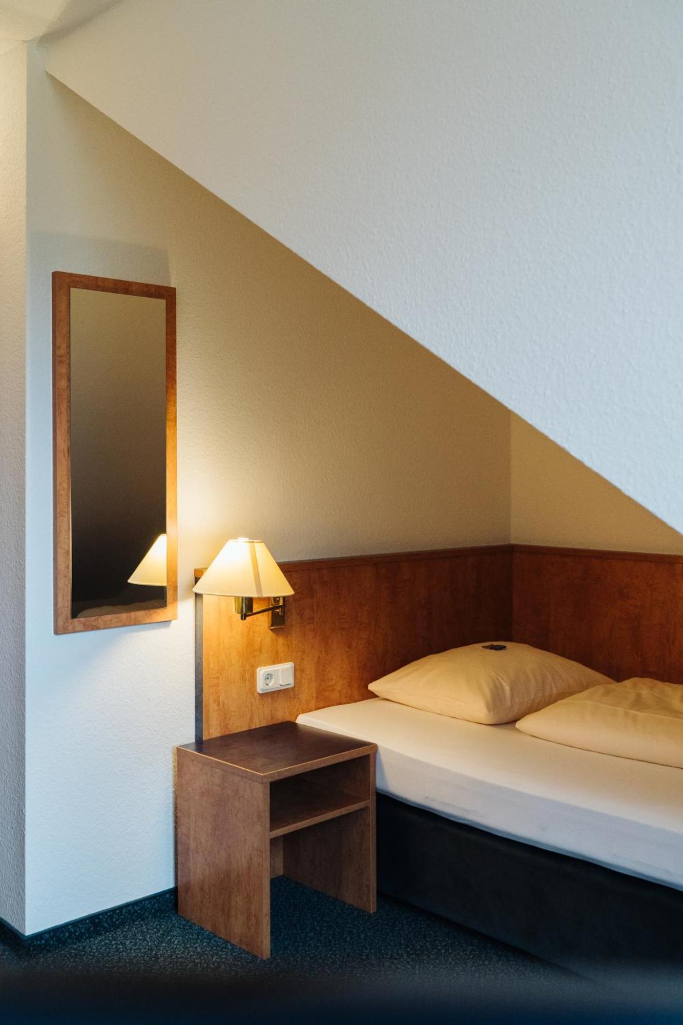 Hotel Stadt Gehrden Gehrden  Екстер'єр фото